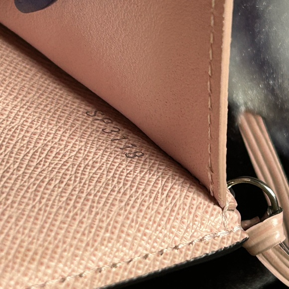 Limited Edition LV Pink Epi Portefeuille Victorine - Picture 3 of 15